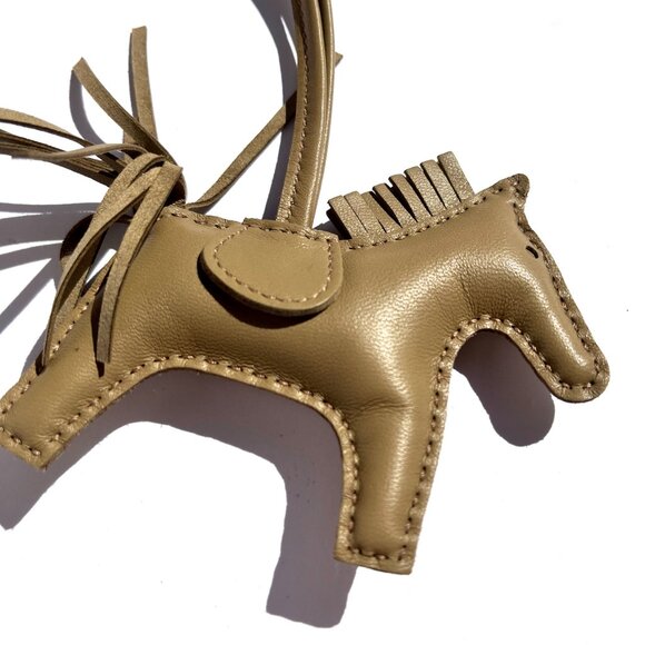 Hermes Rodeo Marfa Monochrome Milo Lambskin PM Bag Charm - Picture 4 of 8